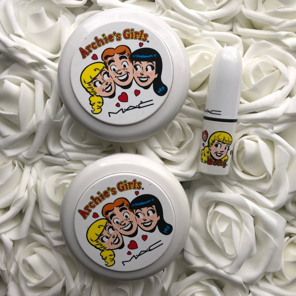 NWOB AUTH MAC Cosmetics x Archie’s Girls LE